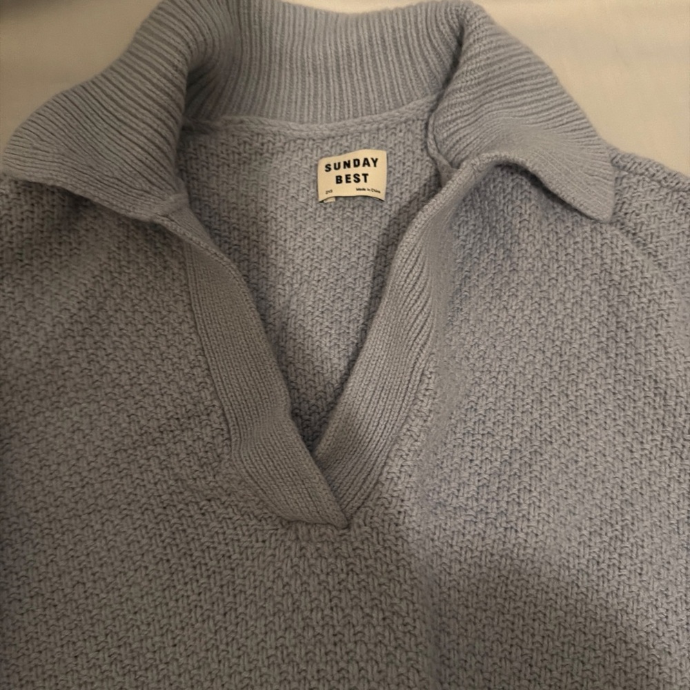 Aritzia sweater - Picture 2 of 3